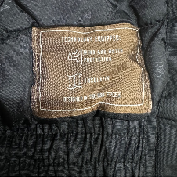 Ariat MEN'S Team Logo Insulated Jacket | Black and Gold - Picture 7 of 11